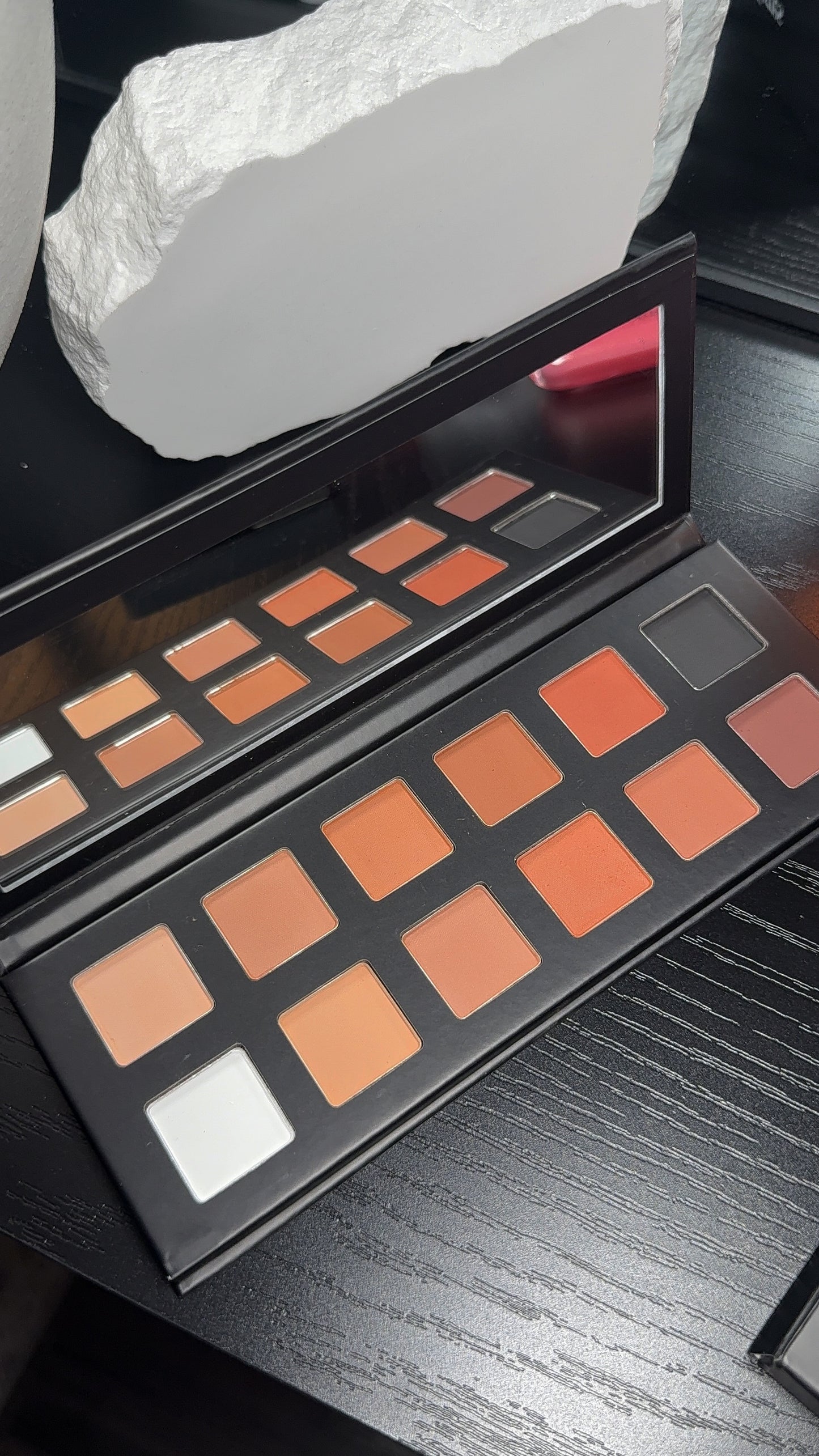 The Soft Glam Eyeshadow Palette